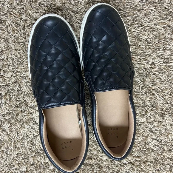 Target Reese slip on sneakers 8 - Picture 1 of 5